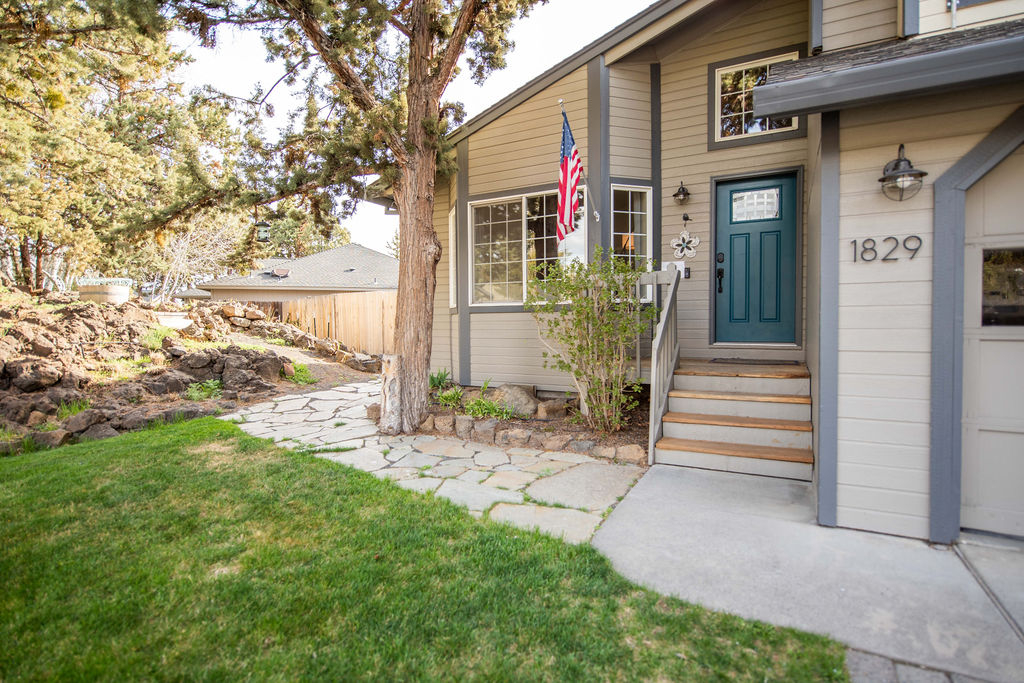 Family-Friendly 4BR (2 King Beds) w/ EV Charger - Photo 3