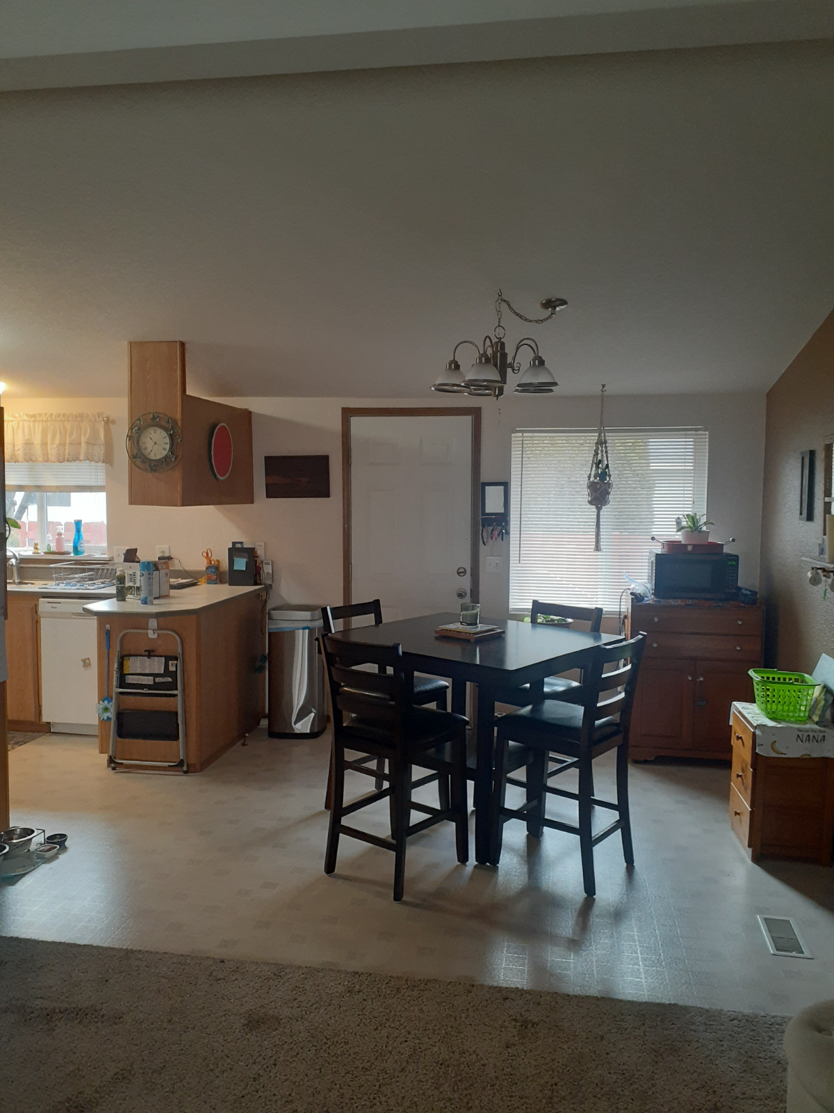 Cozy room with dedicated bathroom near local hospital - Photo 6