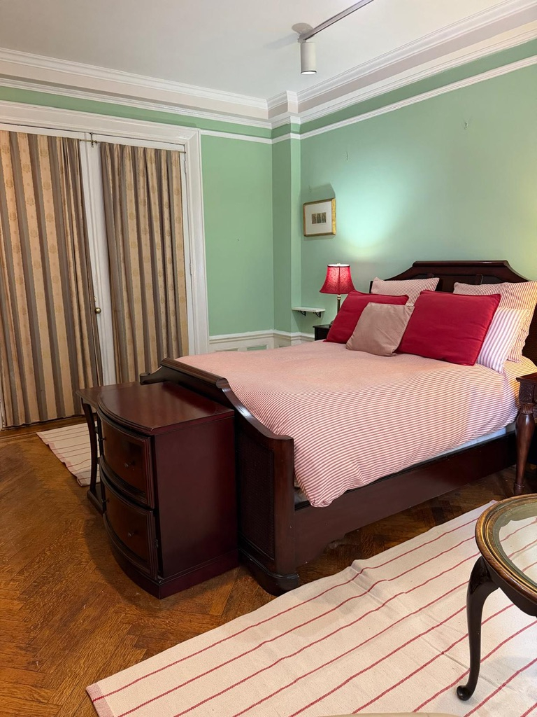 Grand Upper Westside apartment at an unbeatable price. Enjoy the 1,700 sq. ft apartment boasting an  - Photo 3
