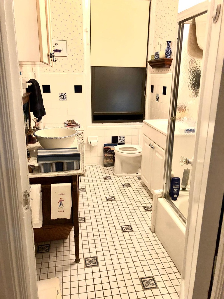 Grand Upper Westside apartment at an unbeatable price. Enjoy the 1,700 sq. ft apartment boasting an  - Photo 6