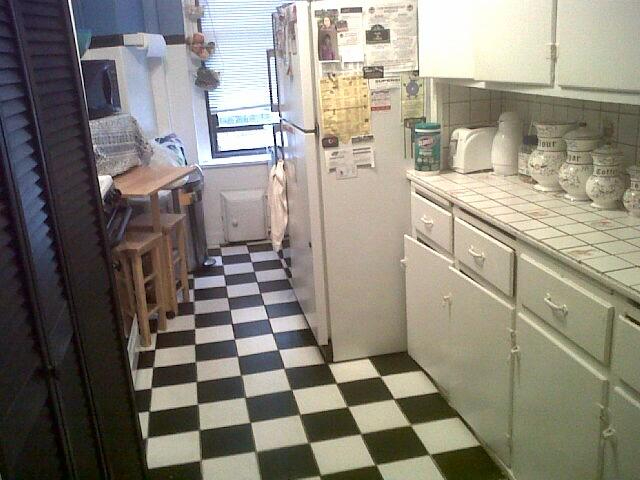 Grand Upper Westside apartment at an unbeatable price. Enjoy the 1,700 sq. ft apartment boasting an  - Photo 7