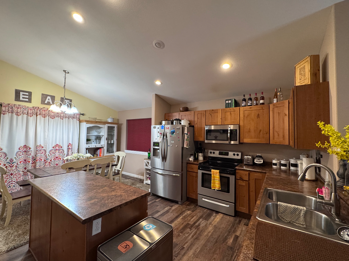 Cozy Furnished Master Suite - Photo 6