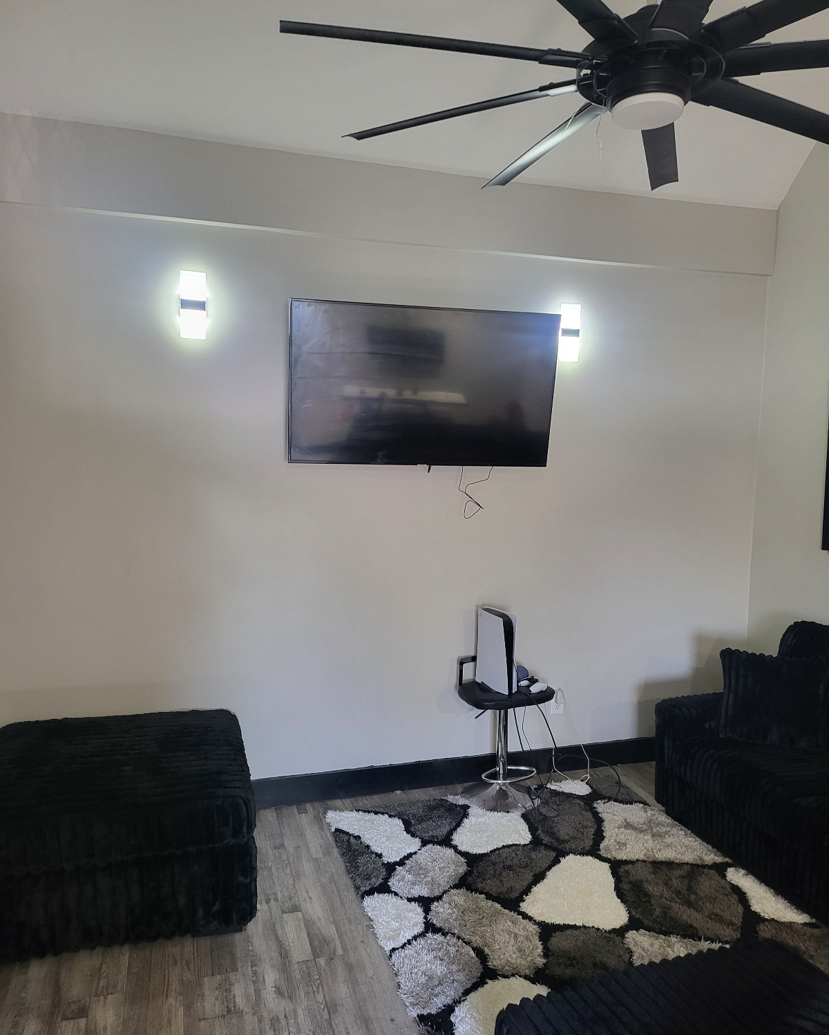 Remodeled Furnished Rental Close To Downtown, Medical Centers, And Major Highways - Photo 4