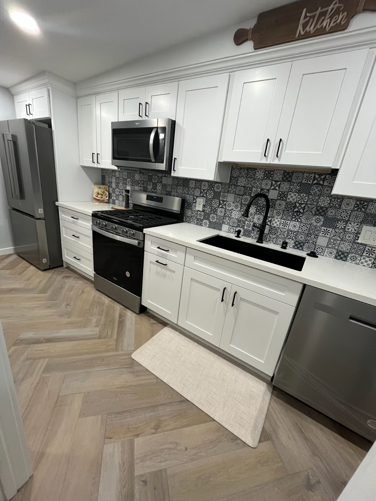 Furnished Spanish-Style Home, Newly Built ADU w/ Private Patio- Driving Distance to LAX, SoFi,DTLA, Space X - Photo 3