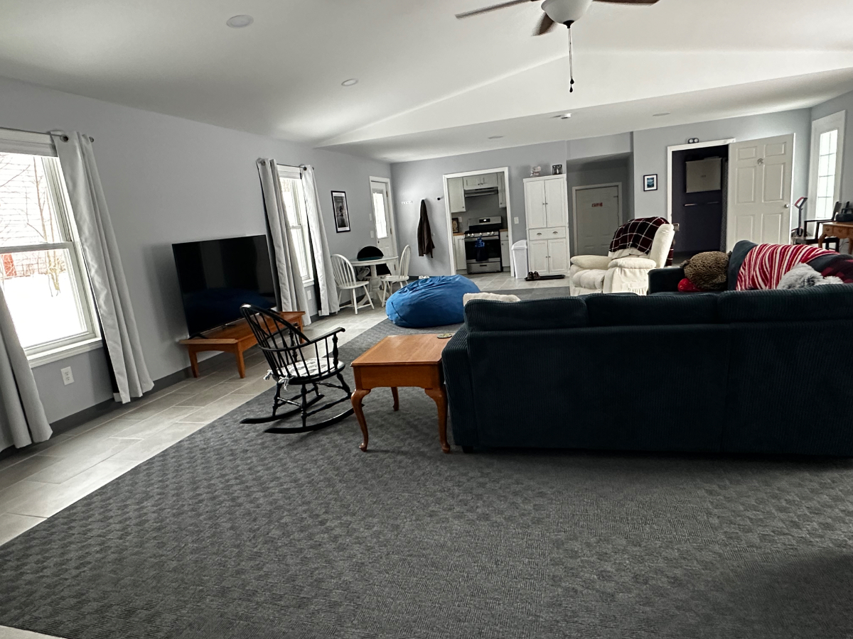 Bright, charming studio near medical centers, in friendly neighborhood near hospitals - Photo 1