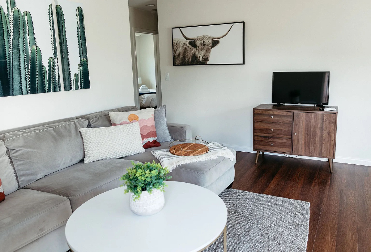 Sunny Property in Beautiful Residential Neighborhood - Photo 5