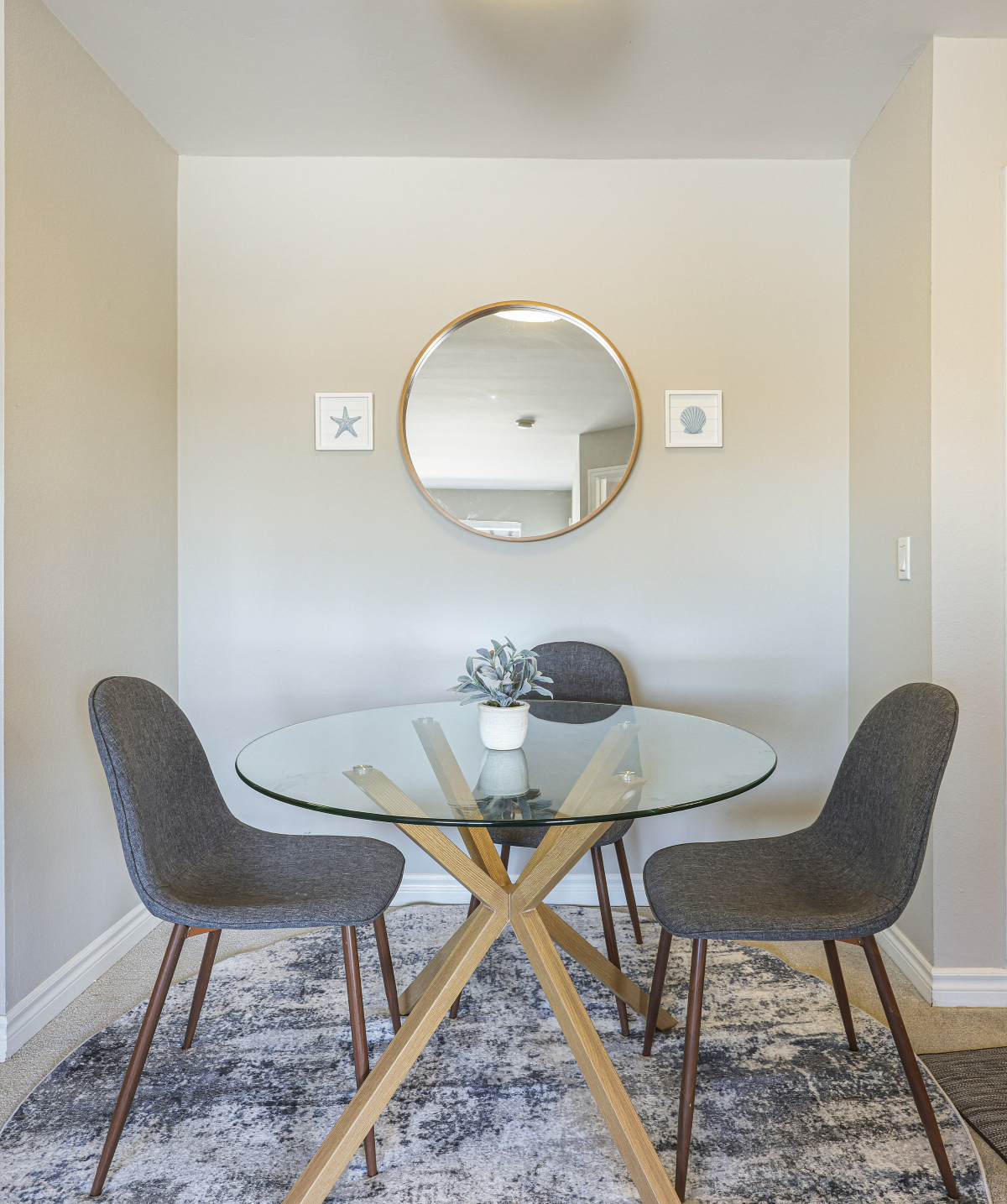 Newly Furnished Chic 1BR in Hillcrest -- Walk to Hospitals, Shops & Dining - Photo 5