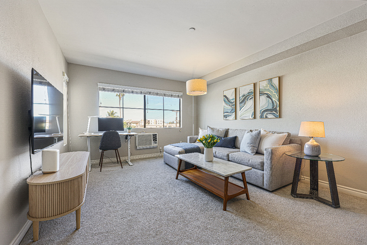 Newly Furnished Chic 1BR in Hillcrest -- Walk to Hospitals, Shops & Dining - Photo 2