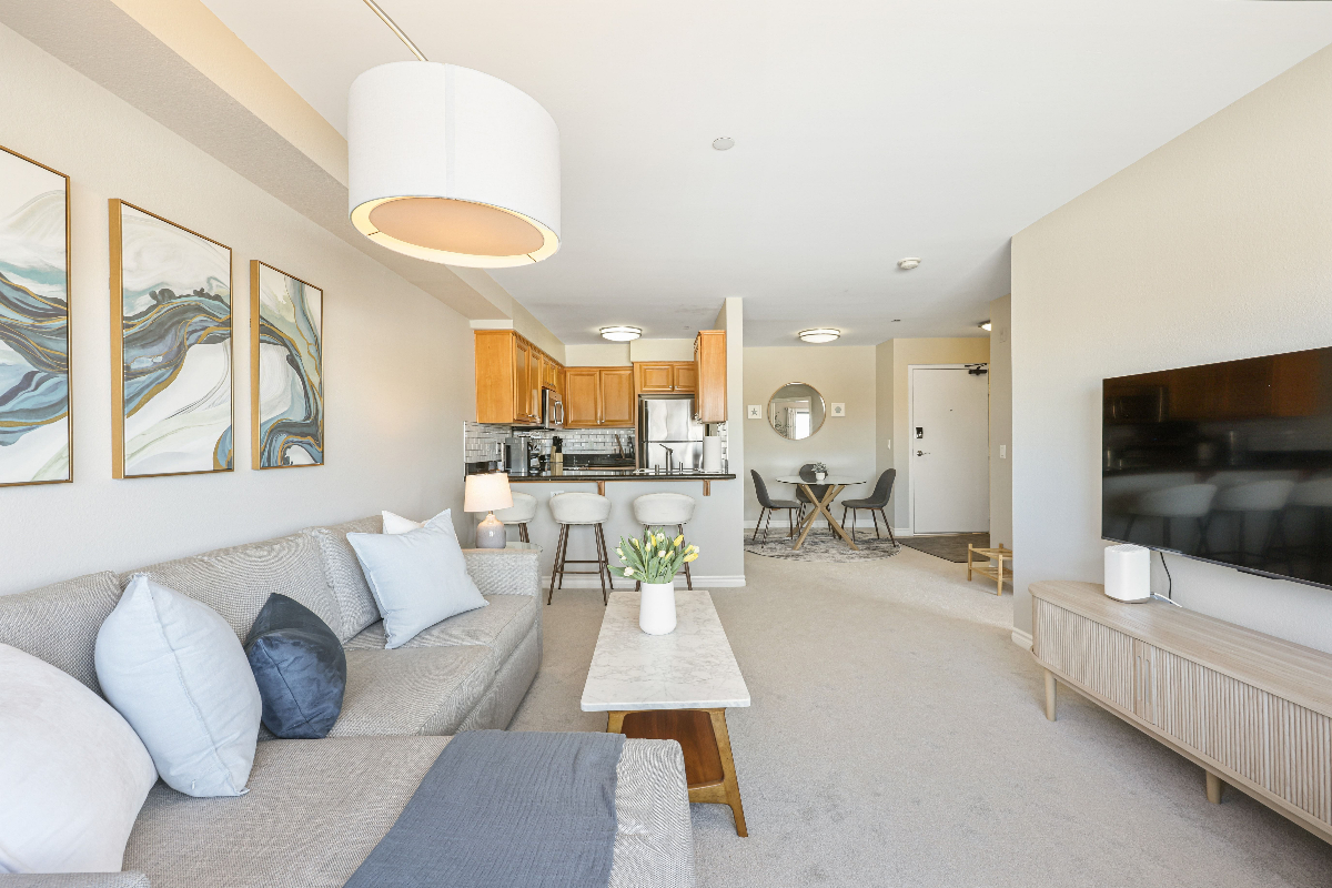 Newly Furnished Chic 1BR in Hillcrest -- Walk to Hospitals, Shops & Dining - Photo 1