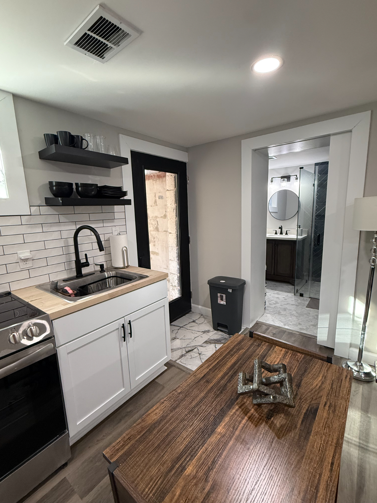 Cozy Studio/Private Entrance - Photo 6