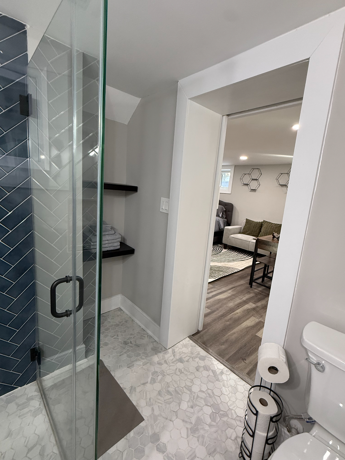 Cozy Studio/Private Entrance - Photo 8