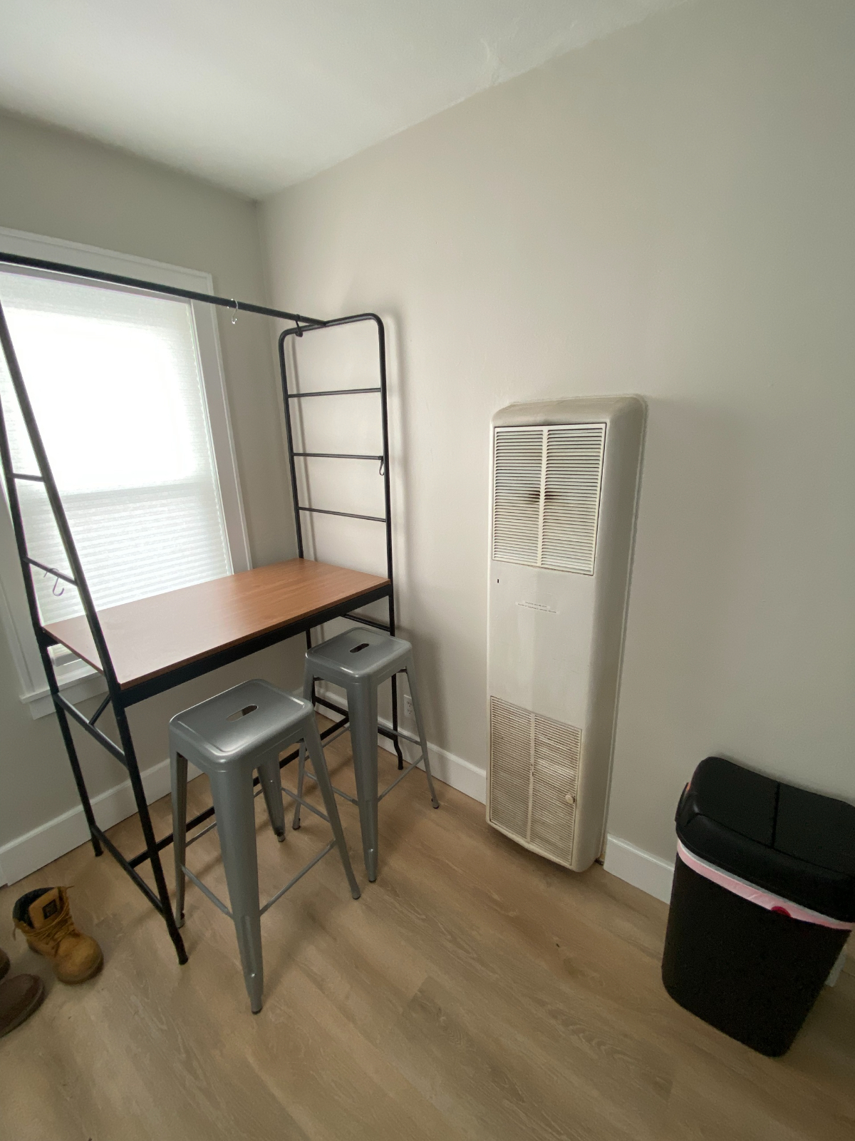 1117 - 1 Bed 1.5 Bath Upper Flat - Photo 6