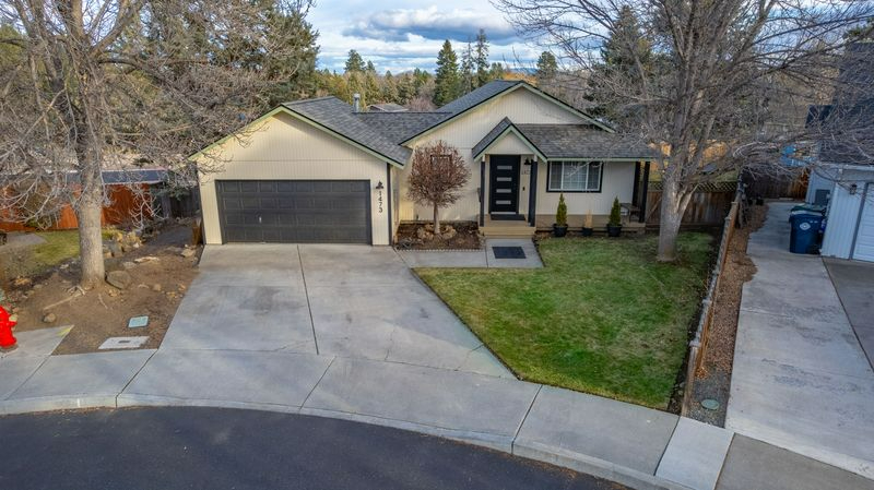 Next Available in April 2027-Bend Mid Town Furnished home with big fenced yard - Photo 2