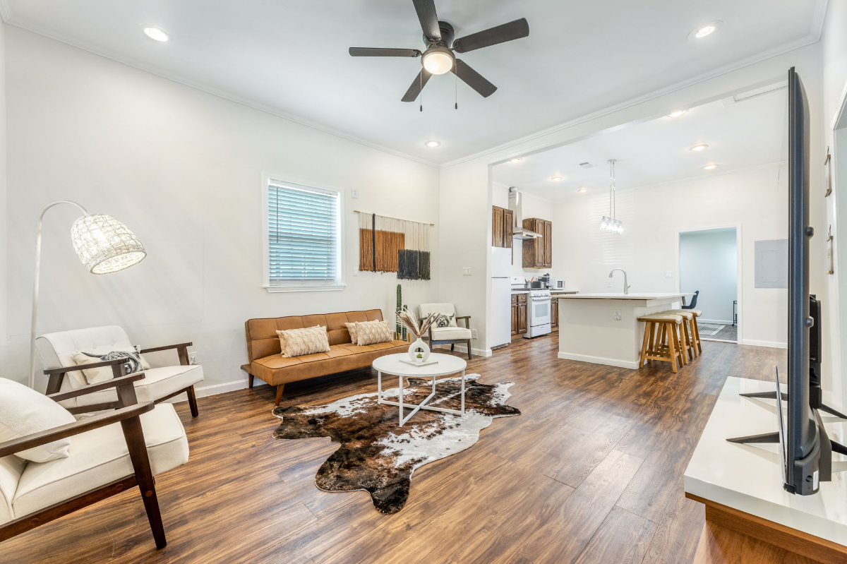 Furnished Private Rooms & Primary Suite near JPS, Baylor & Medical District - Ideal for Healthcare P - Photo 12