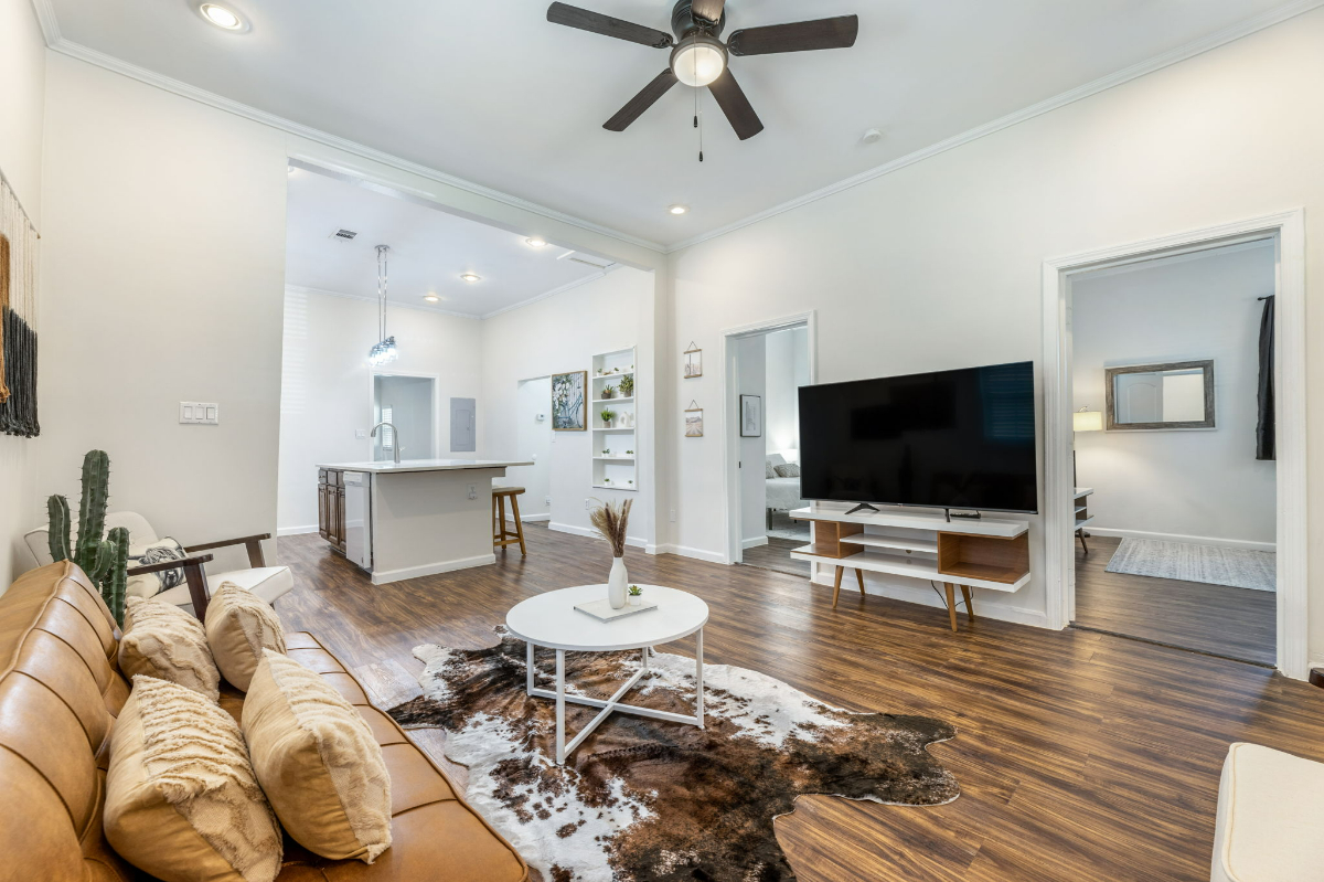 Furnished Private Rooms & Primary Suite near JPS, Baylor & Medical District - Ideal for Healthcare Professionals, Interns & Students