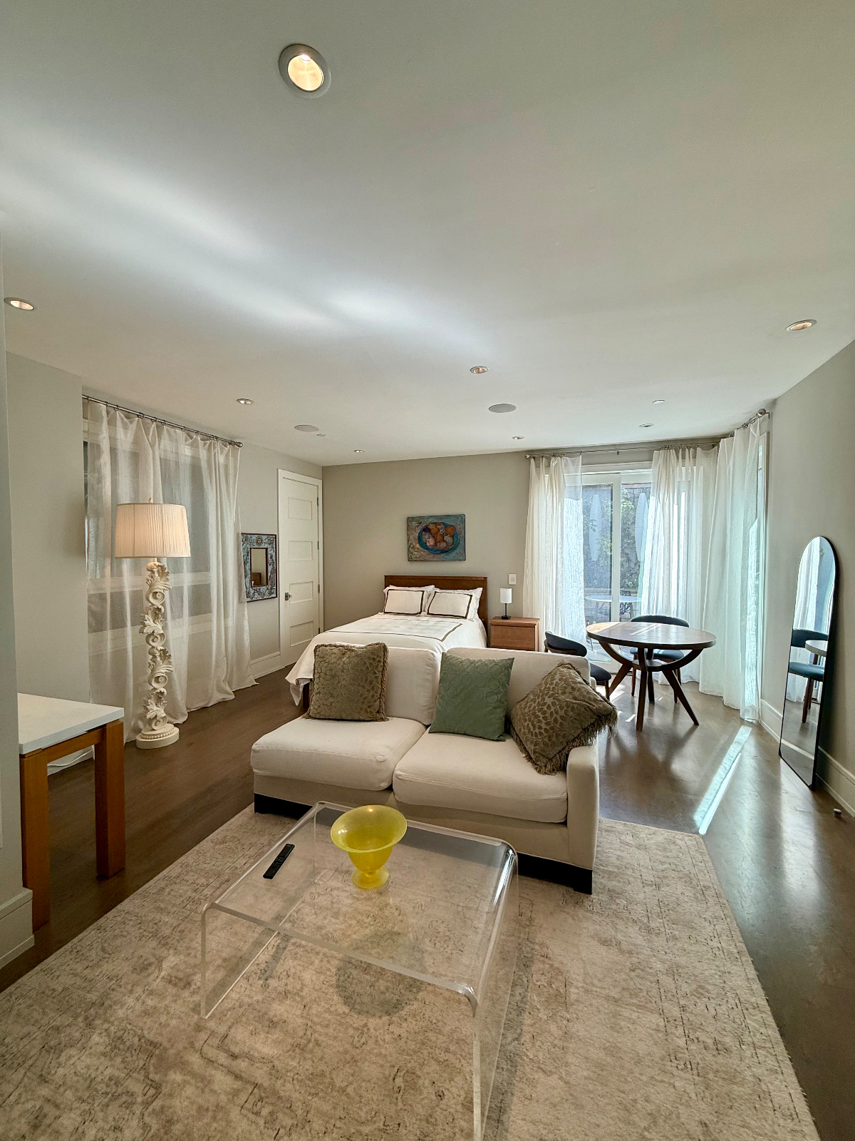 Furnished Cow Hollow Studio, Private Entry, Washer/Dryer, Patio, 91 Walk Score, Perfect for traveling nurses and remote professionals... - Photo 1