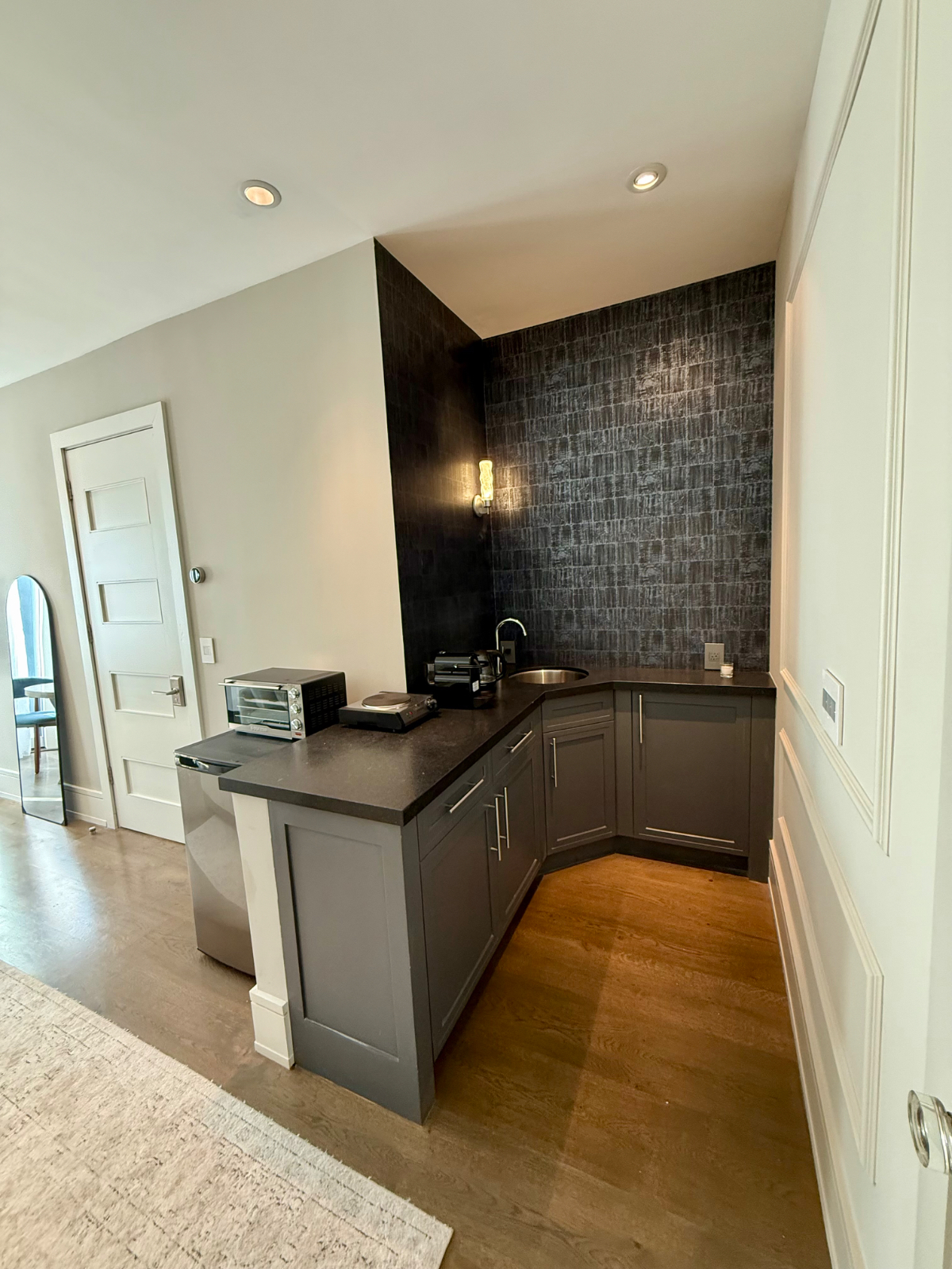 Furnished Cow Hollow Studio, Private Entry, Washer/Dryer, Patio, 91 Walk Score, Perfect for traveling nurses and remote professionals... - Photo 3
