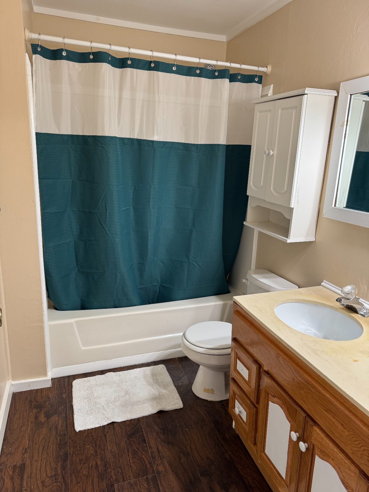 Cozy 2 Bedroom Rental Available Nov 15th - Photo 8