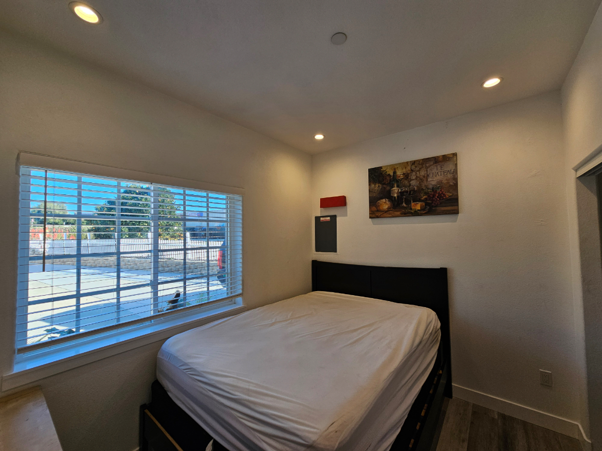 Close to All & Pet Friendly - Photo 5