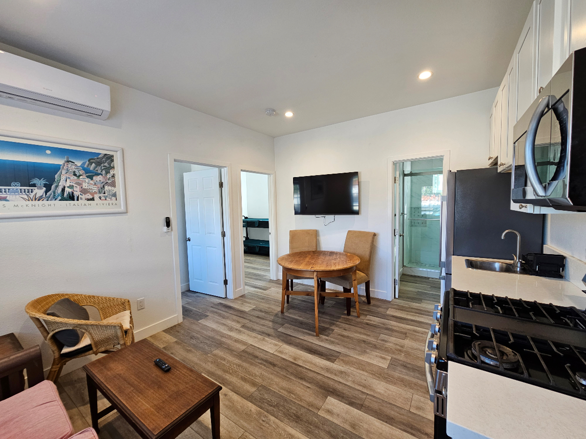 Close to All & Pet Friendly - Photo 2