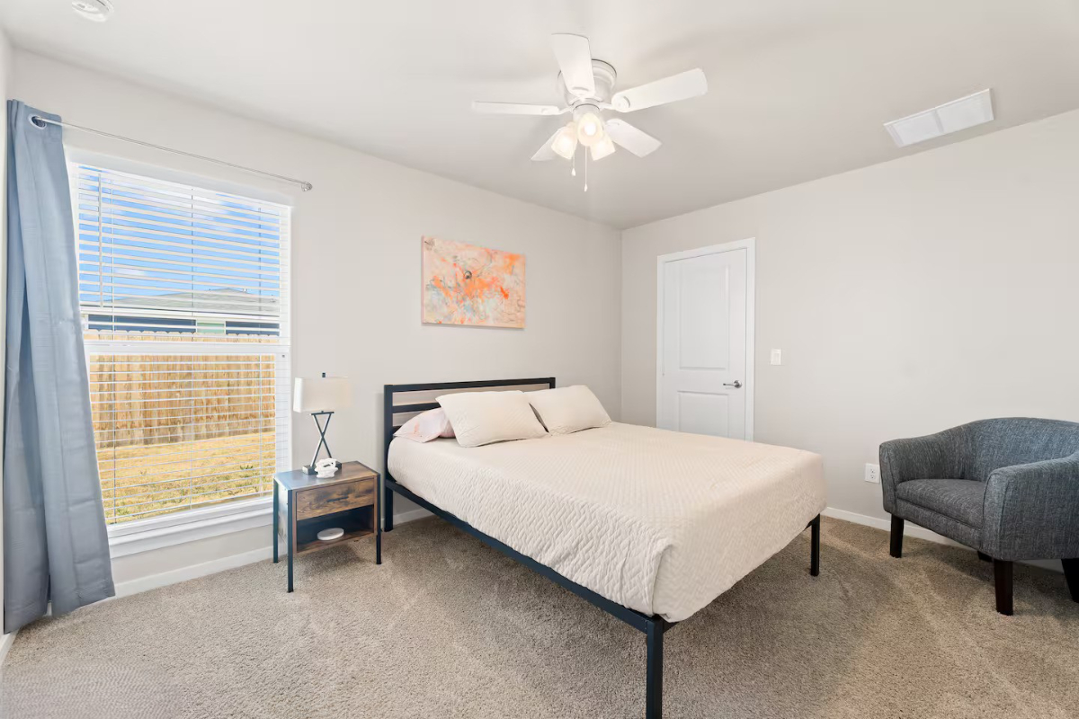 The Modern Corner / 3bed 2 Bath - Photo 6