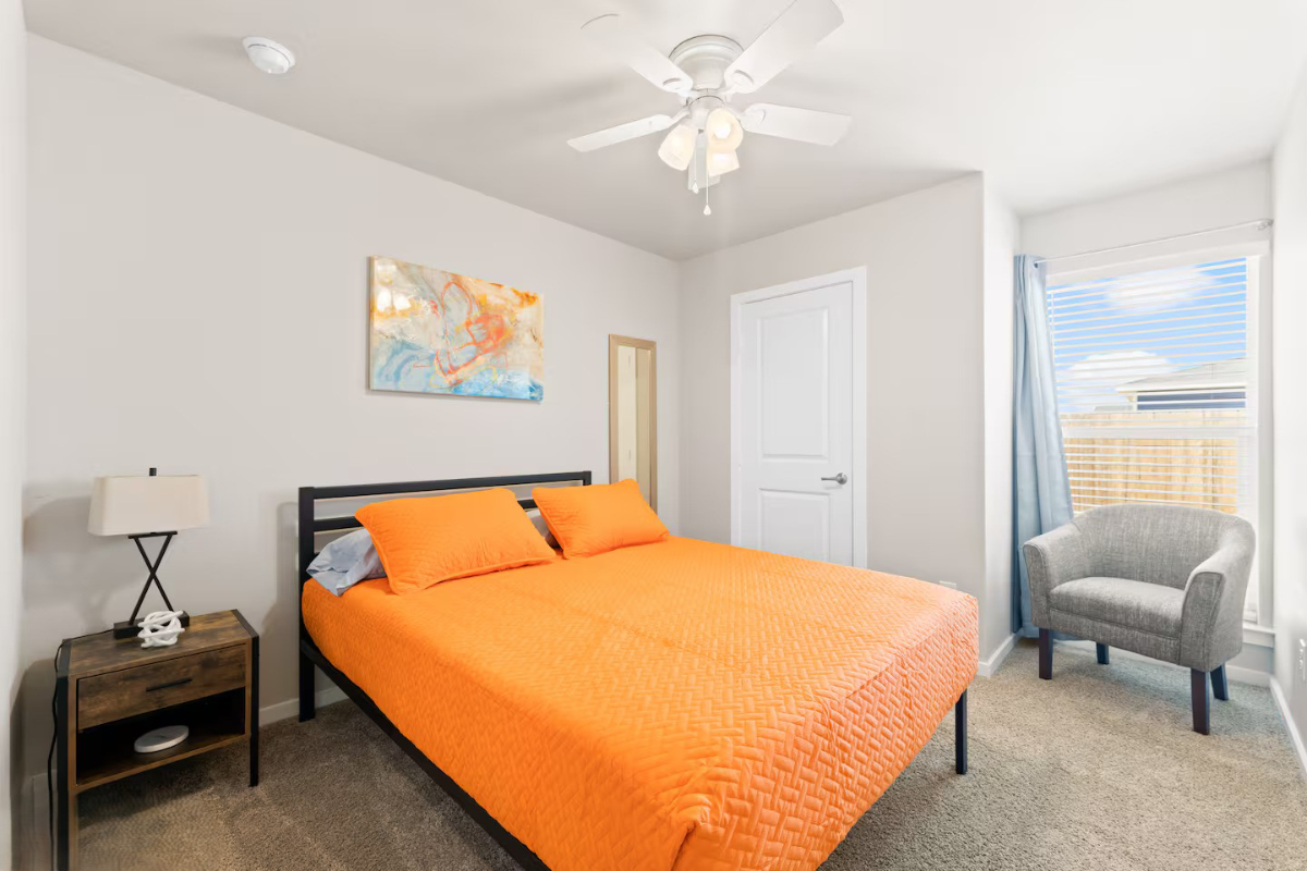 The Modern Corner / 3bed 2 Bath - Photo 9