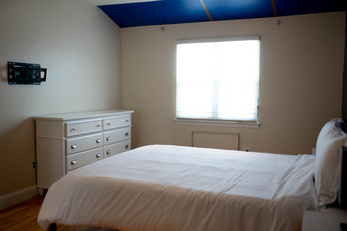 Comfortable 3-Bedroom Home with Street Parking in Jamaica, Queens - Photo 4
