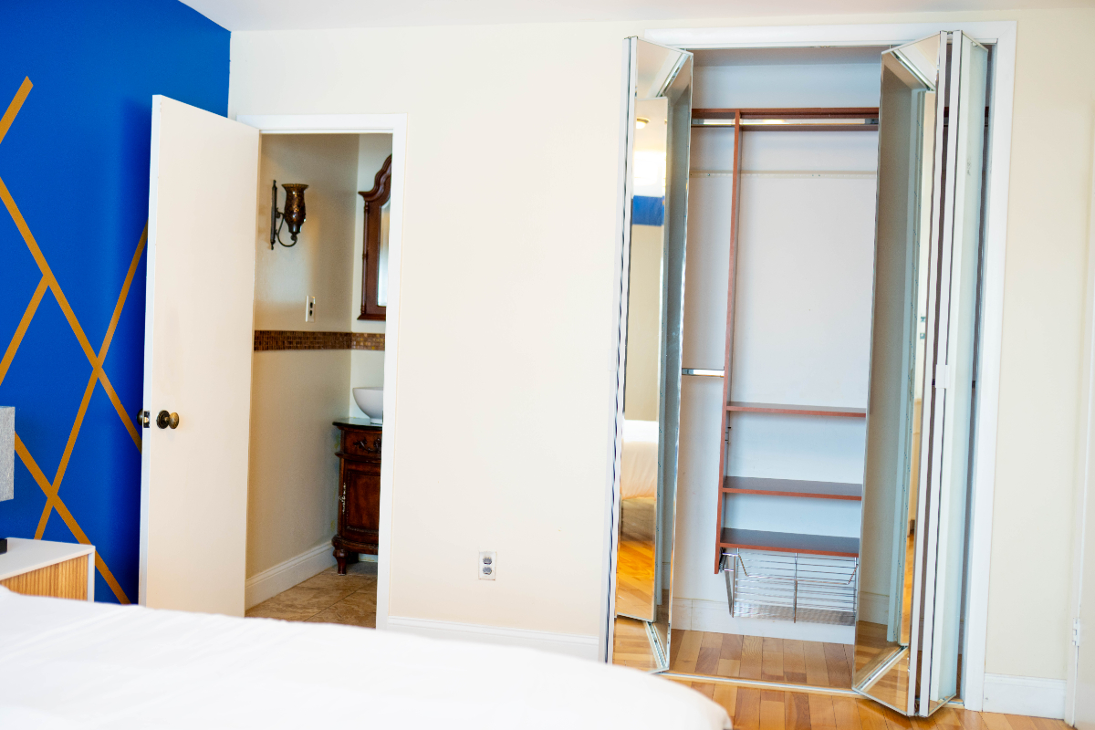Comfortable 3-Bedroom Home with Street Parking in Jamaica, Queens - Photo 2