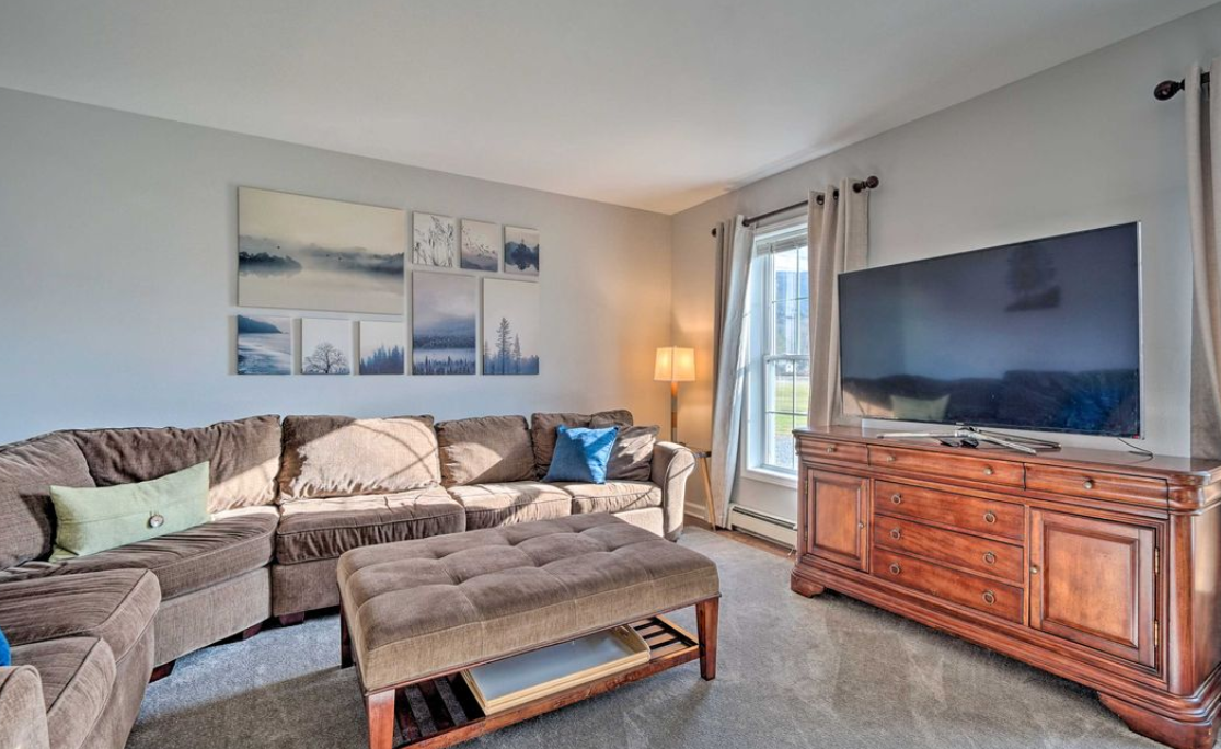 Majestic Mountain Valley 4 Bedroom 2 Bath Home - Photo 3