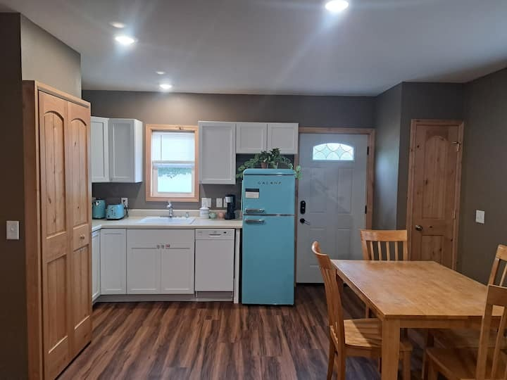 Walk To Downtown Cody Furnished Cottage With Fenced Yard Near Cody Regional Health - Photo 3