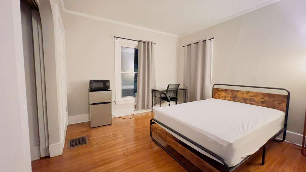 Fully Furnished Executive Rental in Pittsford. Move-In Ready. - Photo 10