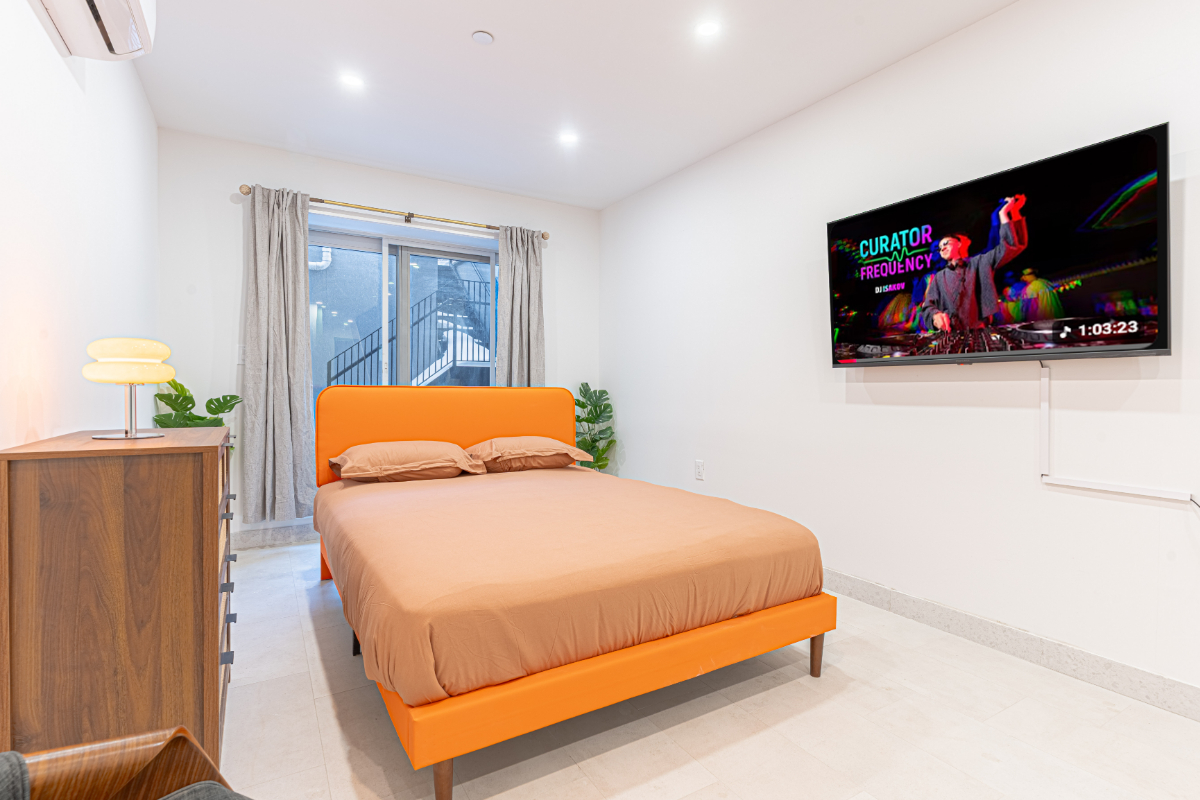 Bright Studio Duplex w/ Backyard & W/D - Photo 9