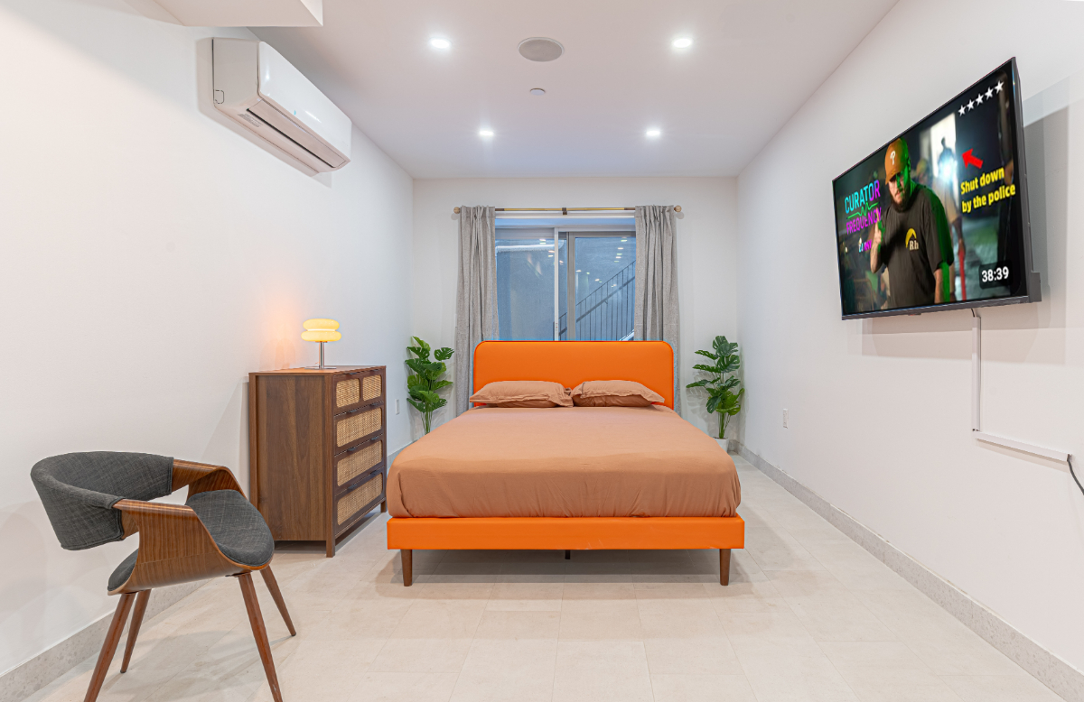 Bright Studio Duplex w/ Backyard & W/D - Photo 11