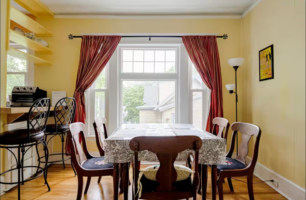 Sunny Second Floor - Photo 8