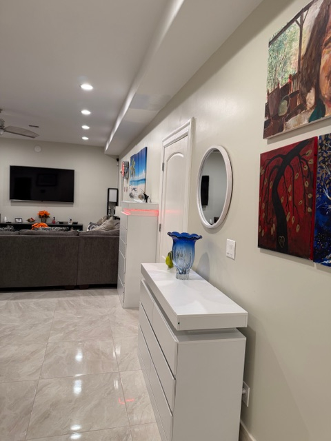 New One Bedroom apt. within a two-family home in a very exclusive, quiet and private neighborhood - Photo 3