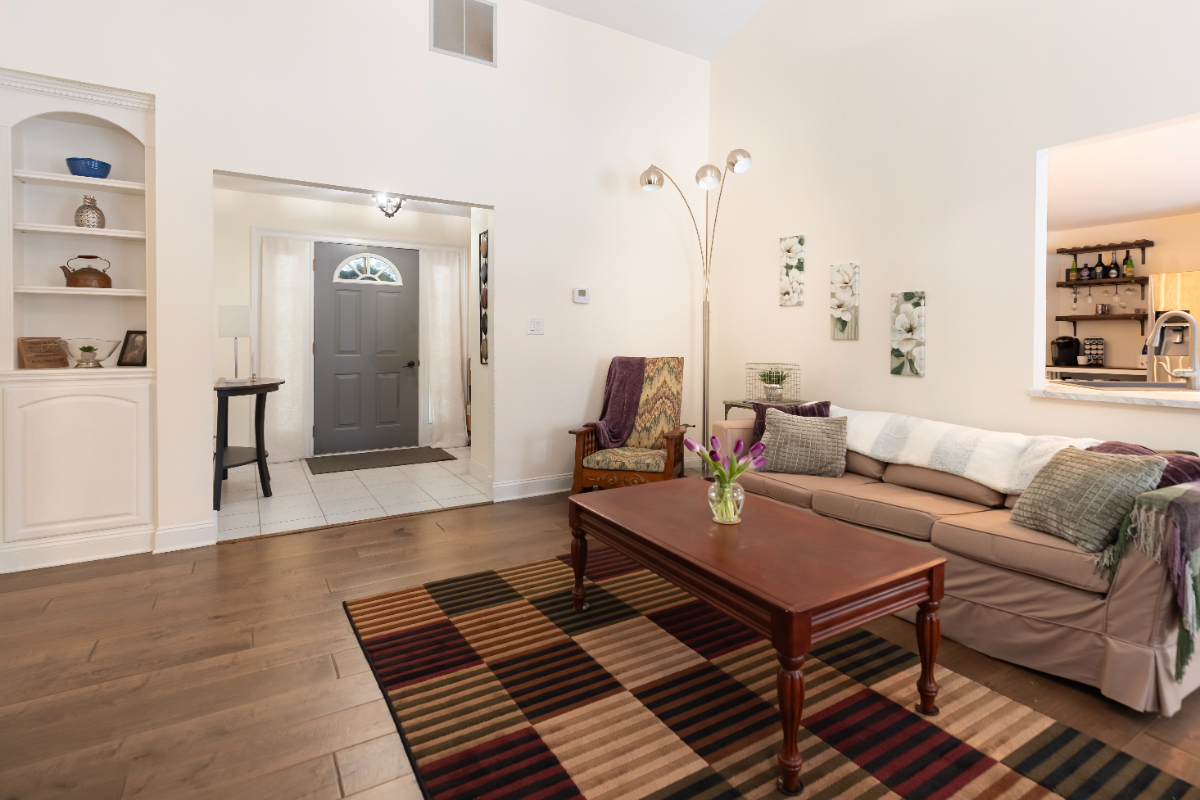 Saratoga Private Retreat: House with 1st-Floor Living - Photo 9
