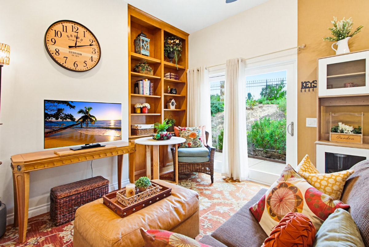 Golden Hour Haven- a Premier Gated Tropical Oasis / 1 mile to Tri-City/ Private entry/Ultra Quiet for night/long shifts - Photo 2