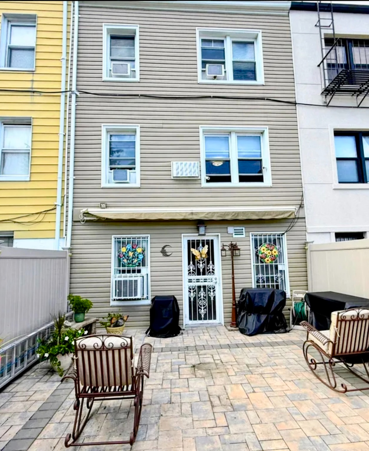 Cozy Studio with 12 min Walk to Subway and 10 min Drive to LGA - Photo 3