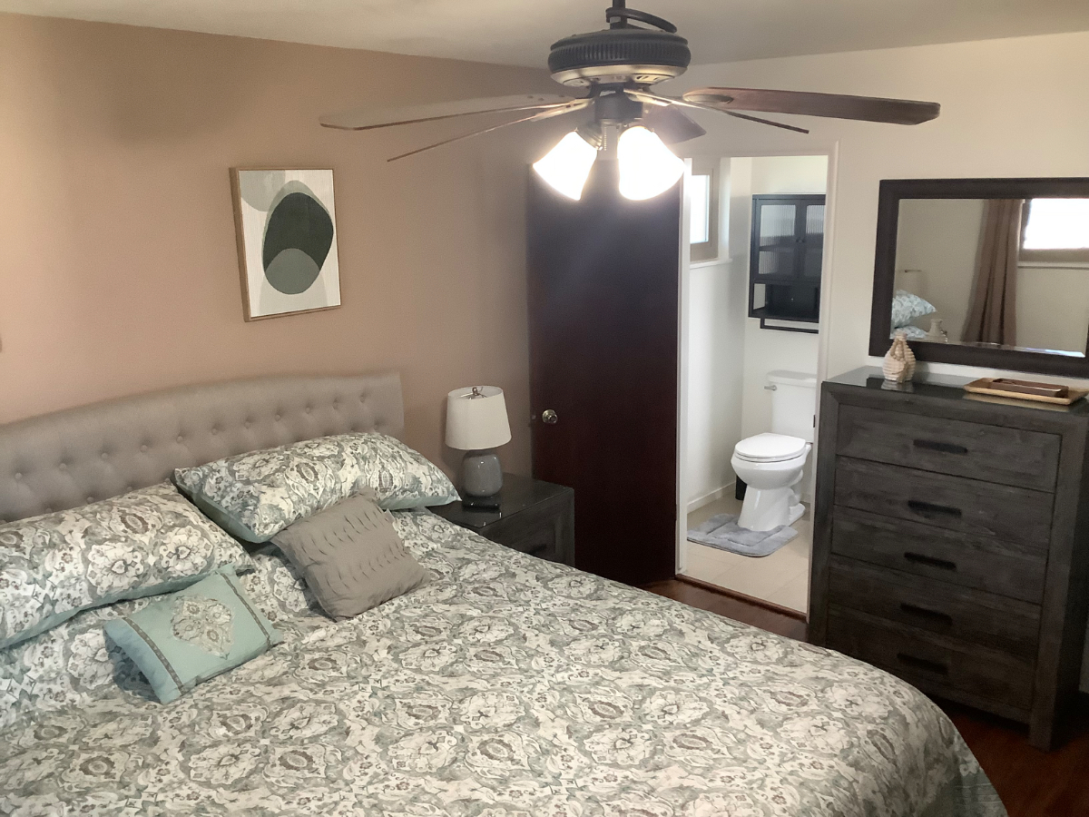 Leslie Stay - Photo 3