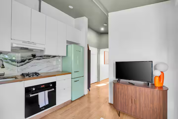 Cozy Bright Rockaway Beach Get Away - Photo 9