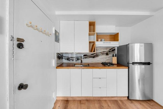 Cozy Bright Rockaway Beach Get Away - Photo 9