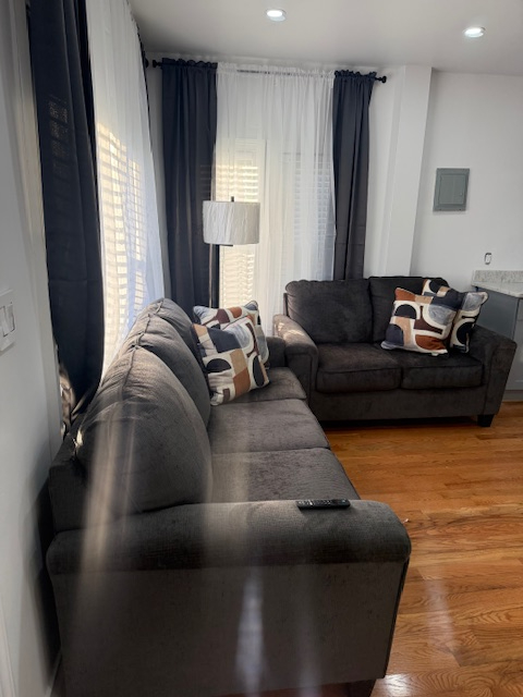 Premium 2 bed/1 bath apartment in Brooklyn with washer/dryer - Photo 2