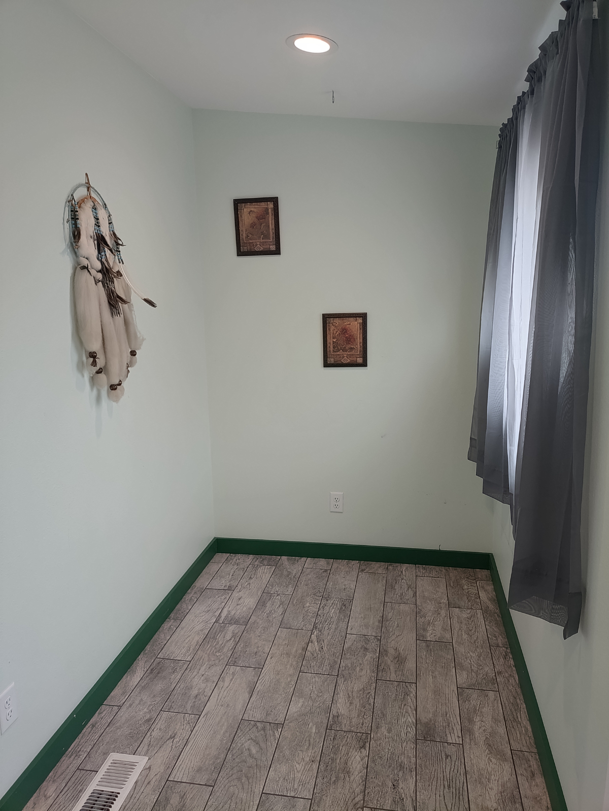 1213 10TH ST - Photo 4