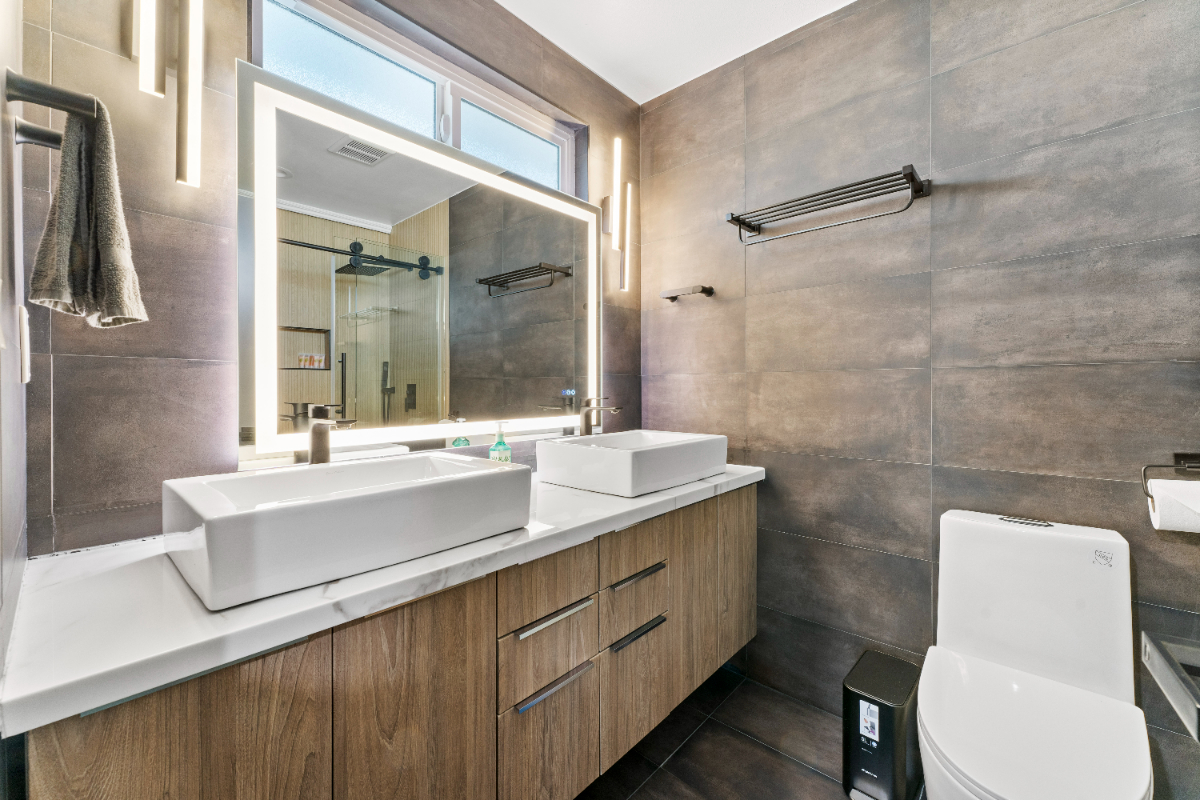 Modern Gorgeous Fully Remodeled 4BR 2BA OC Home - Photo 2