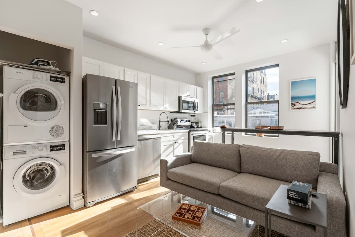 Modern Apartment near hospital in 107 Greenpoint Ave - Photo 4