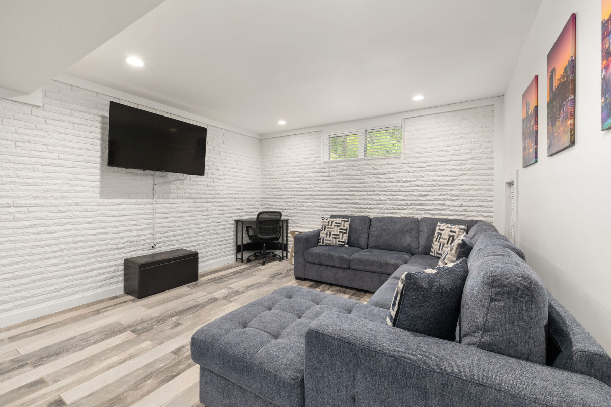 Downtown Raleigh Basement Suite - Photo 7