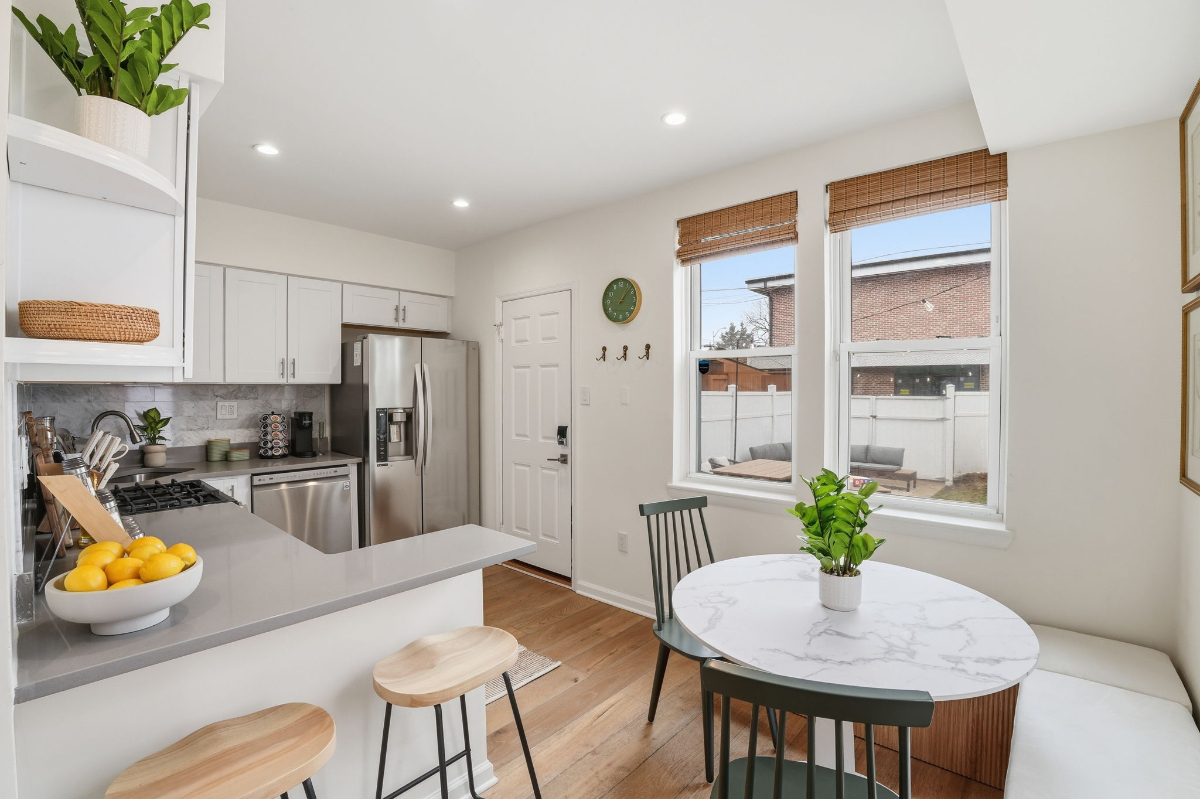 Sleeps 3-6 | Private Yard | Move-In Ready DC Home - Photo 12