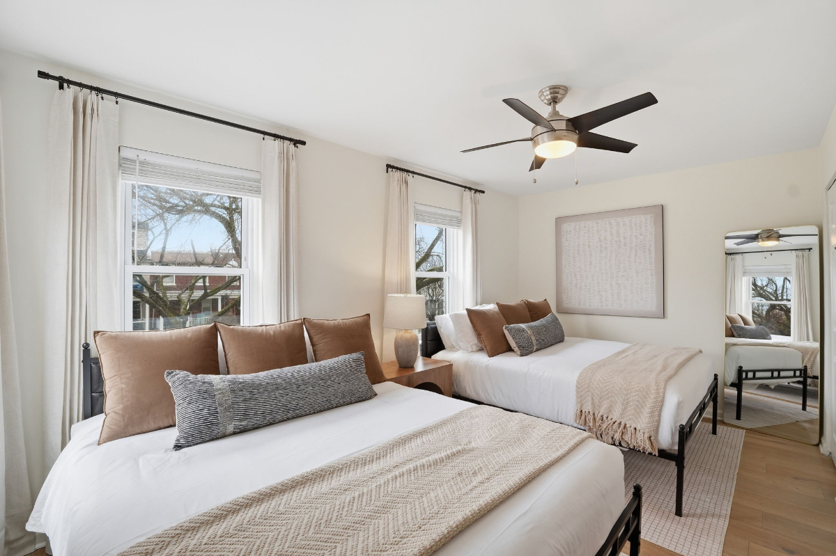 Sleeps 3-6 | Private Yard | Move-In Ready DC Home - Photo 11