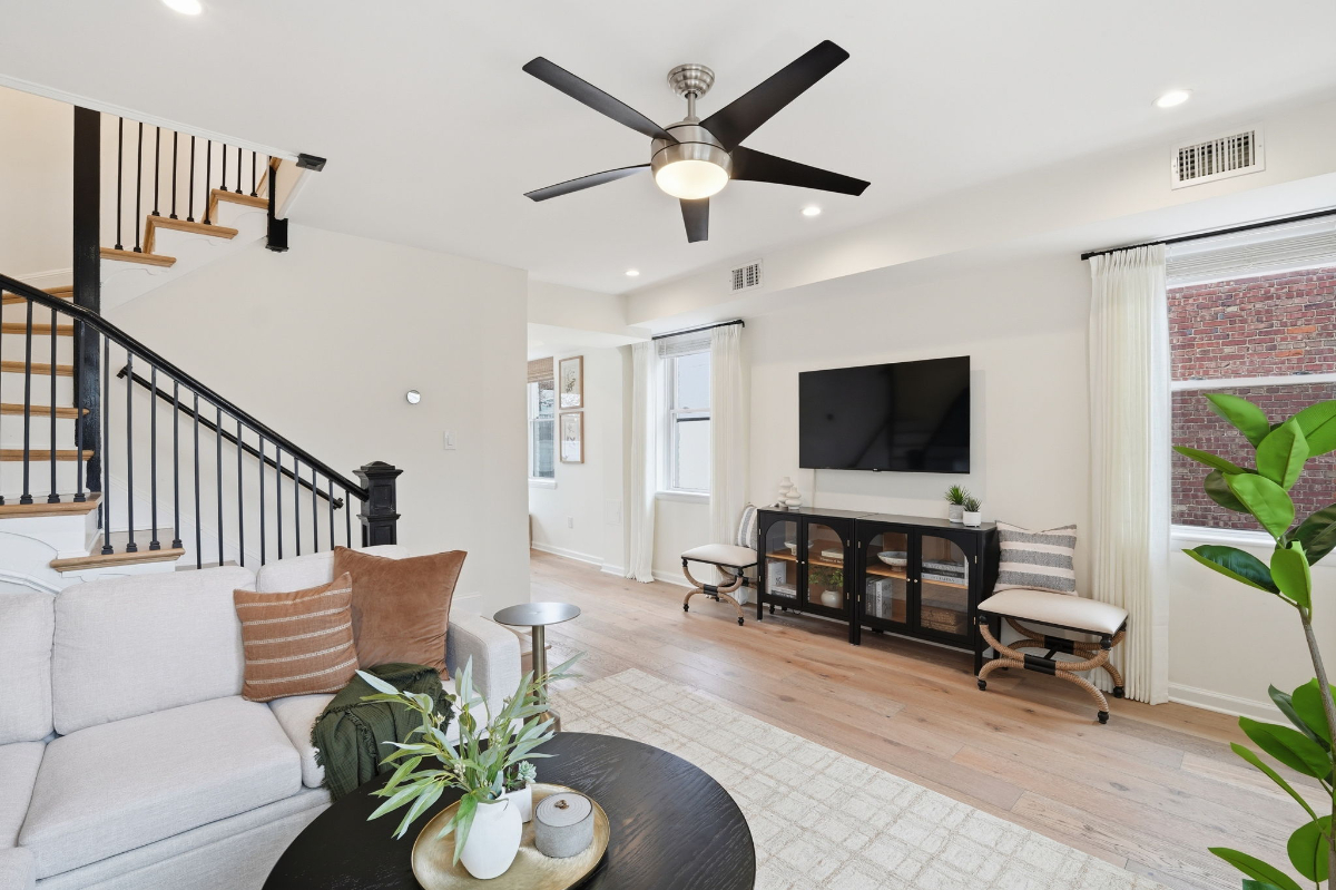 Sleeps 3-6 | Private Yard | Move-In Ready DC Home - Photo 3