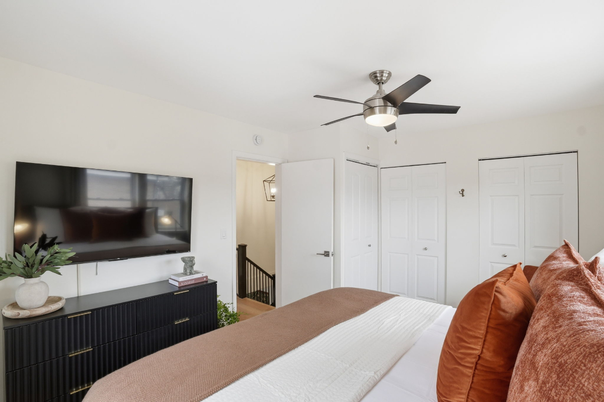 Sleeps 3-6 | Private Yard | Move-In Ready DC Home - Photo 7